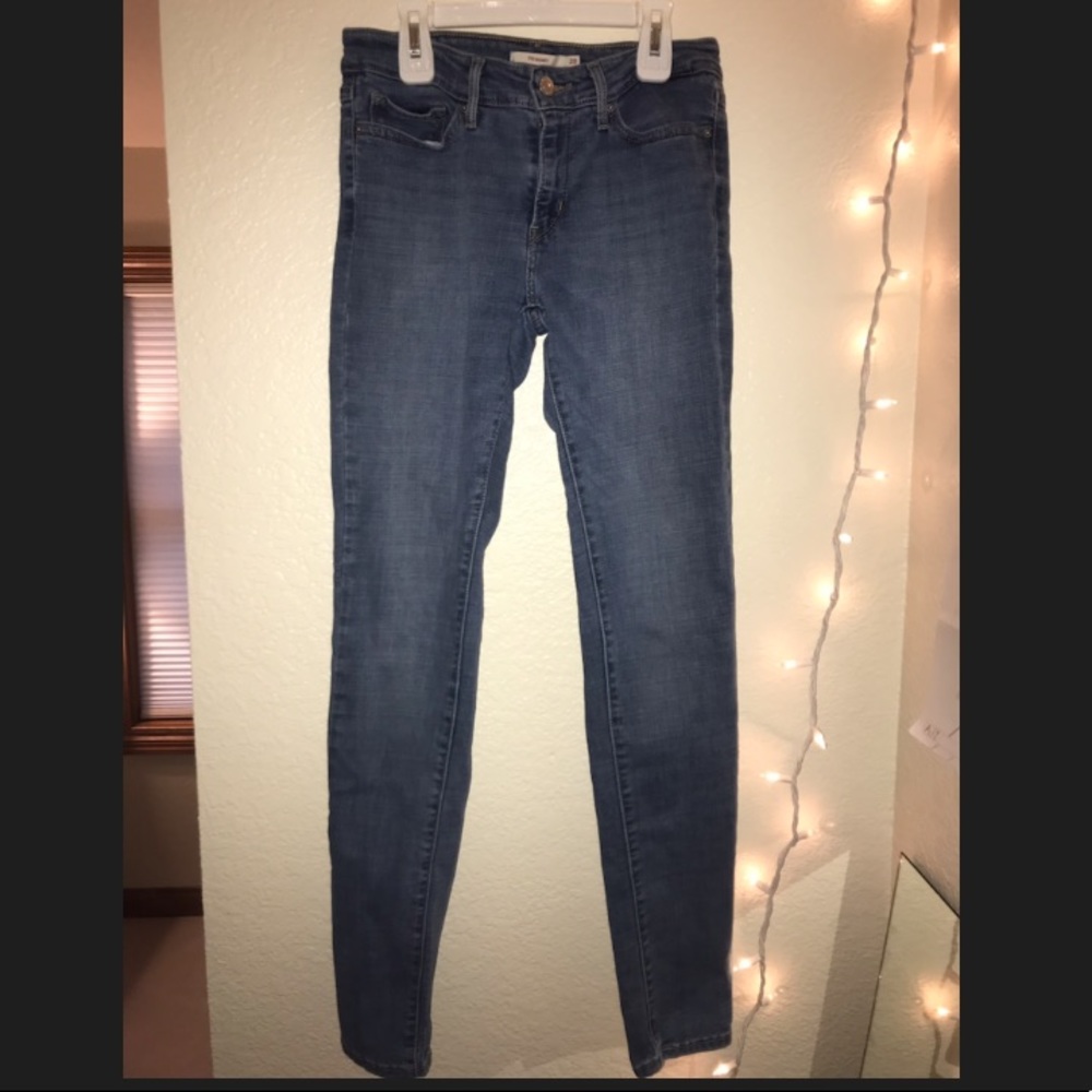 Levi’s 711 skinny jeans